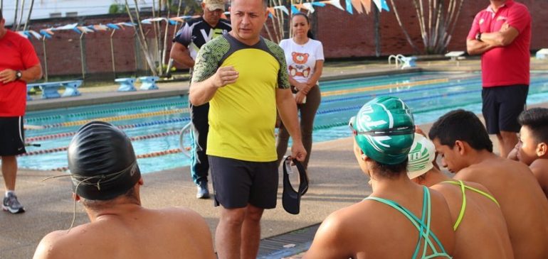 Director Idermeta motiva deportistas Subacuáticas y Natación