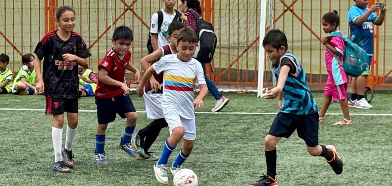 Más de 3.600 niños y niñas participaron en el “Festival de Escuelas de Formación Deportiva 65 años”, del Idermeta