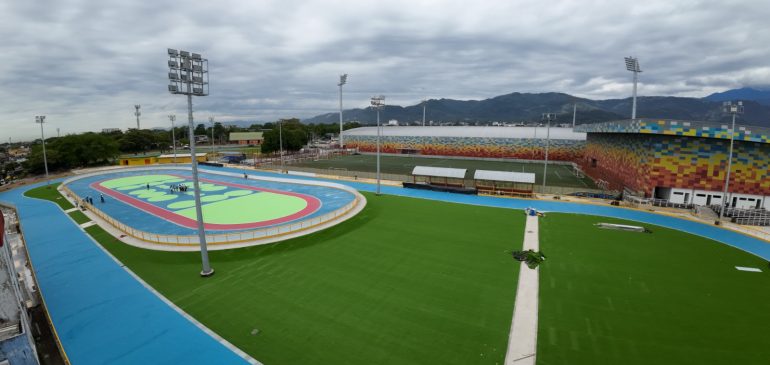 En fase final, construcción de la pista de patinaje de la Villa Olímpica